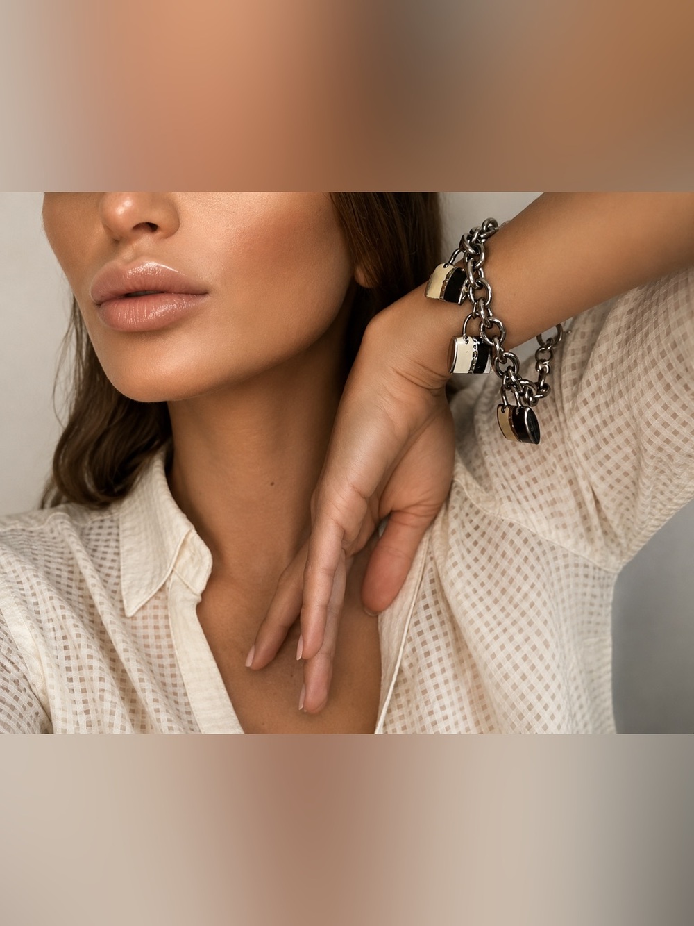 Silver toned fashion Bracelet Women’s Costume Jewelry Gift Black & White Deals